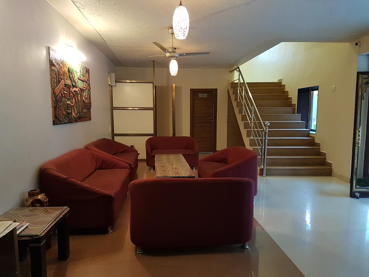 Hotel Savera Palace Monte Abu Exterior foto