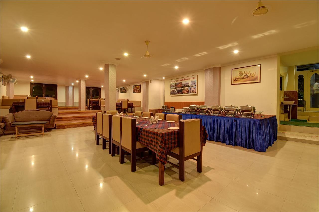 Hotel Savera Palace Monte Abu Exterior foto